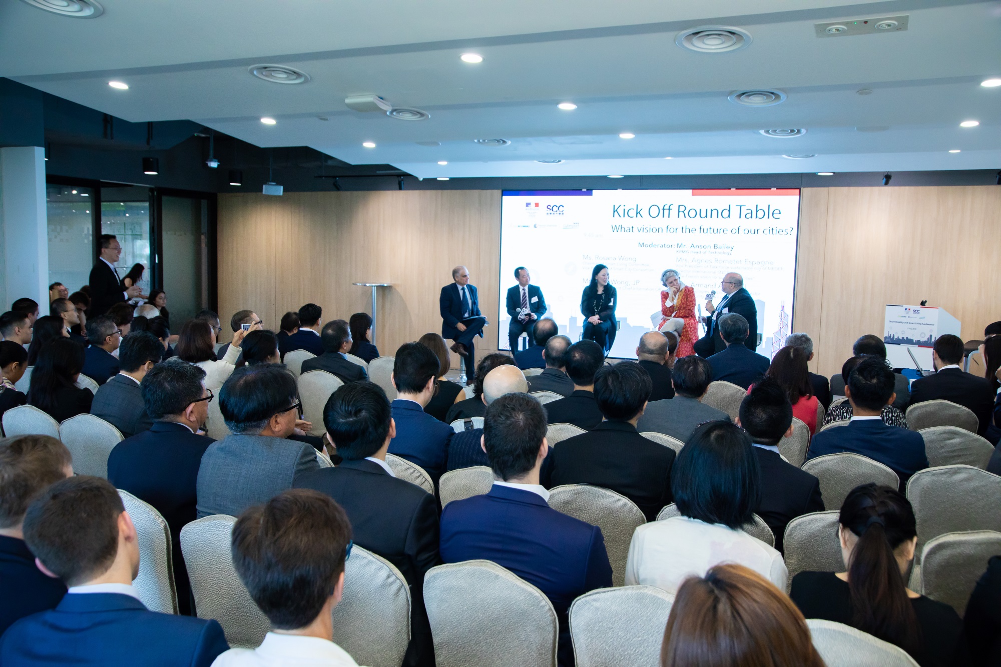The Assistant Government Chief Information Officer (Industry Development), Mr Tony Wong, joins Kick Off Round Table at the Hong Kong-France Smart Mobility and Smart Living Conference today (July 17), to exchange views with other guests.