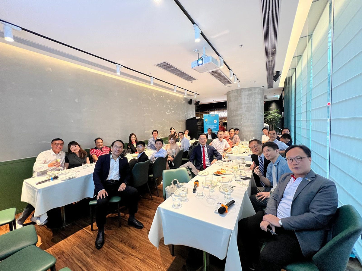 Mr Kingsley Wong, Deputy Government Chief Information Officer, in group photo with other speakers and guests at the “Insights from Judges and Winners’ Sharing and Briefing Session of HKICTA 2024: FinTech Award”.